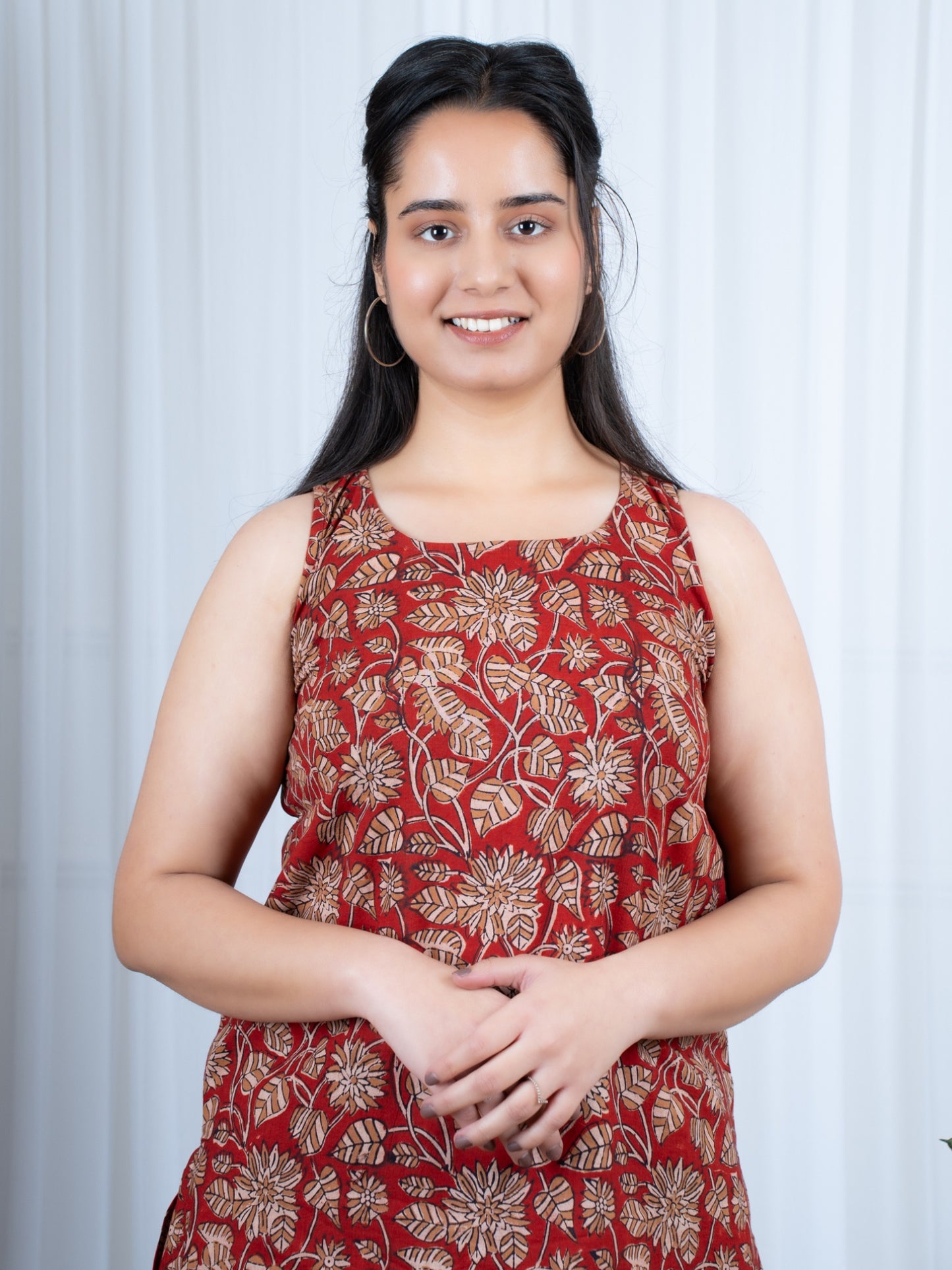 Red sleeveless kurti with pants in plus sizes