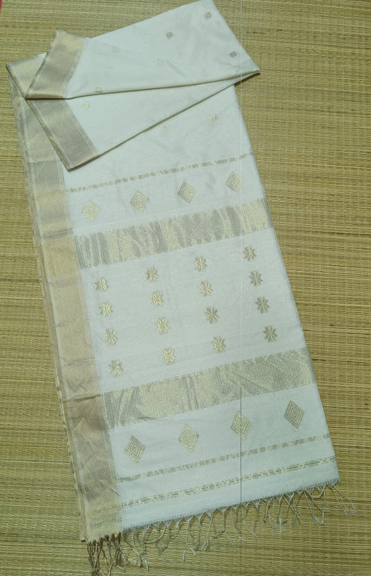 Maheshwari Cotton Silk White Color Saree with Buta work