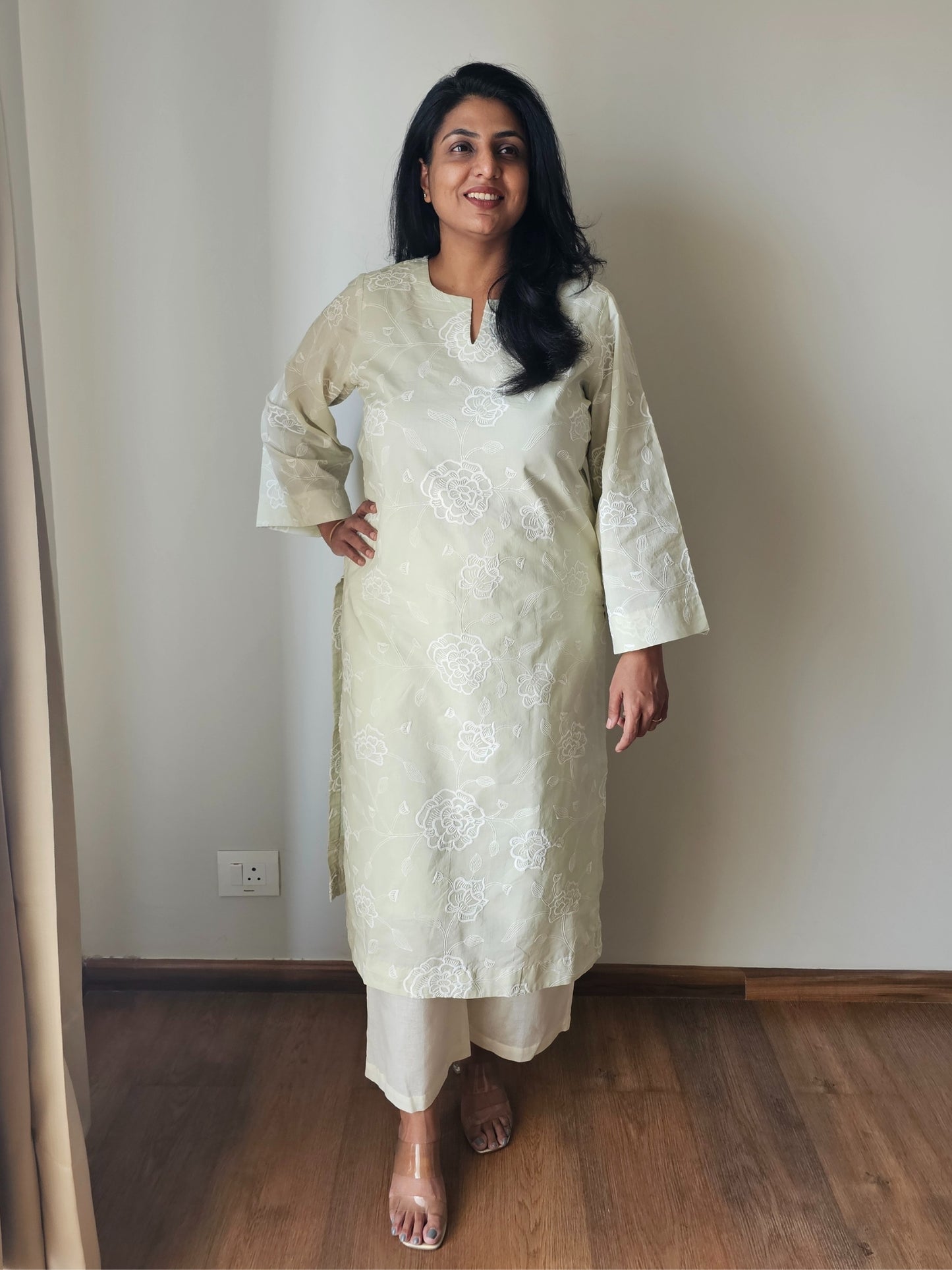 Darzaania Amaira Embroidered Kurta with Pants (Set)