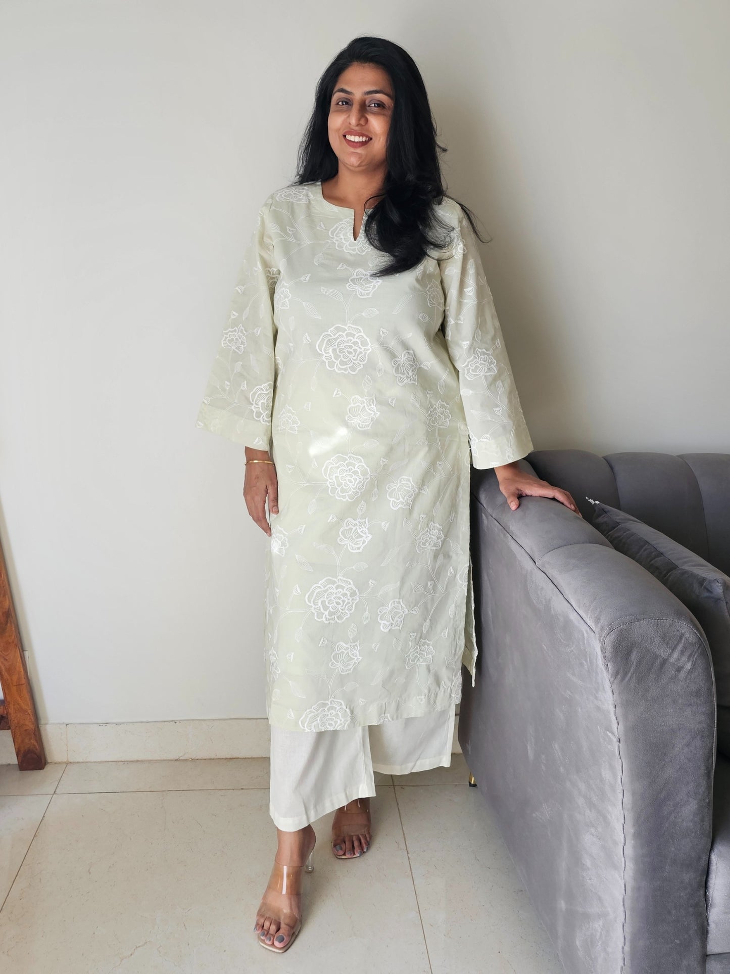 Darzaania Amaira Embroidered Kurta with Pants (Set)