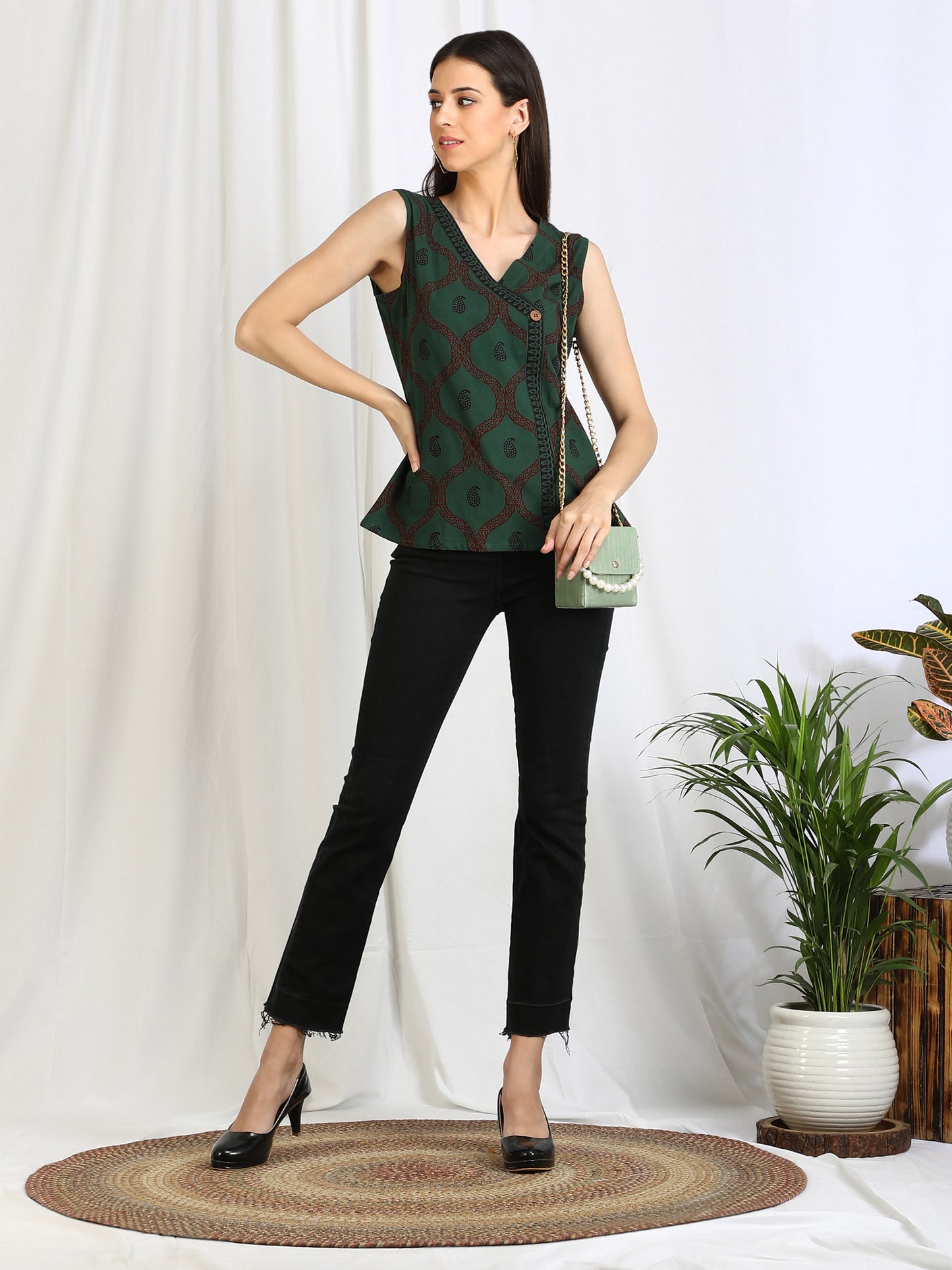 Green Cotton tops in Bagh Prints 