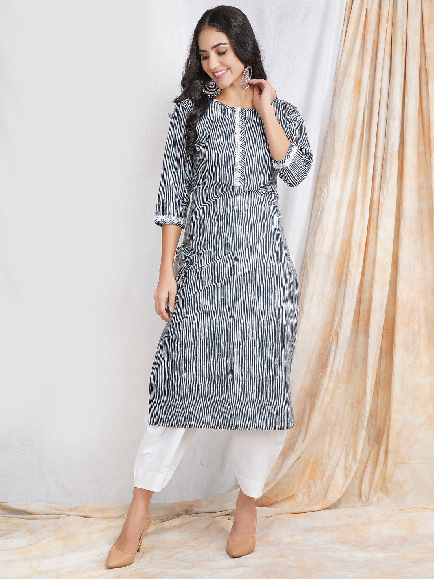 Grey Casual Wear Embroidered Cotton Kurti